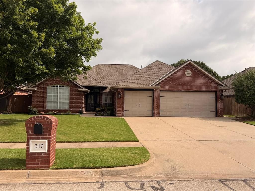 317 Paxton Court, Norman, OK 73069 Main Photo