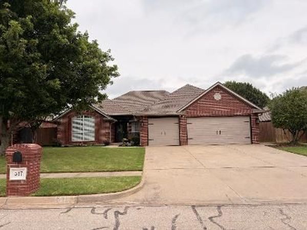 317 Paxton Court, Norman, OK 73069