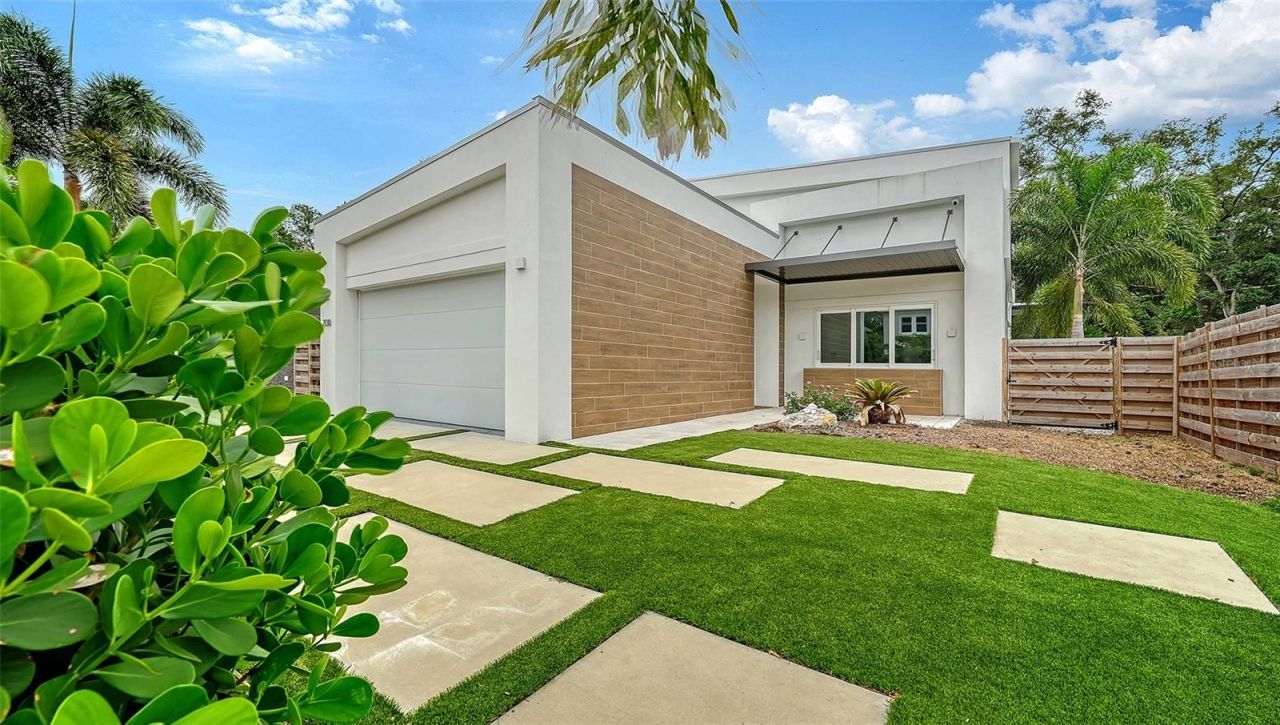 2138 Hawthorne Street, Sarasota, FL 34239 Main Photo