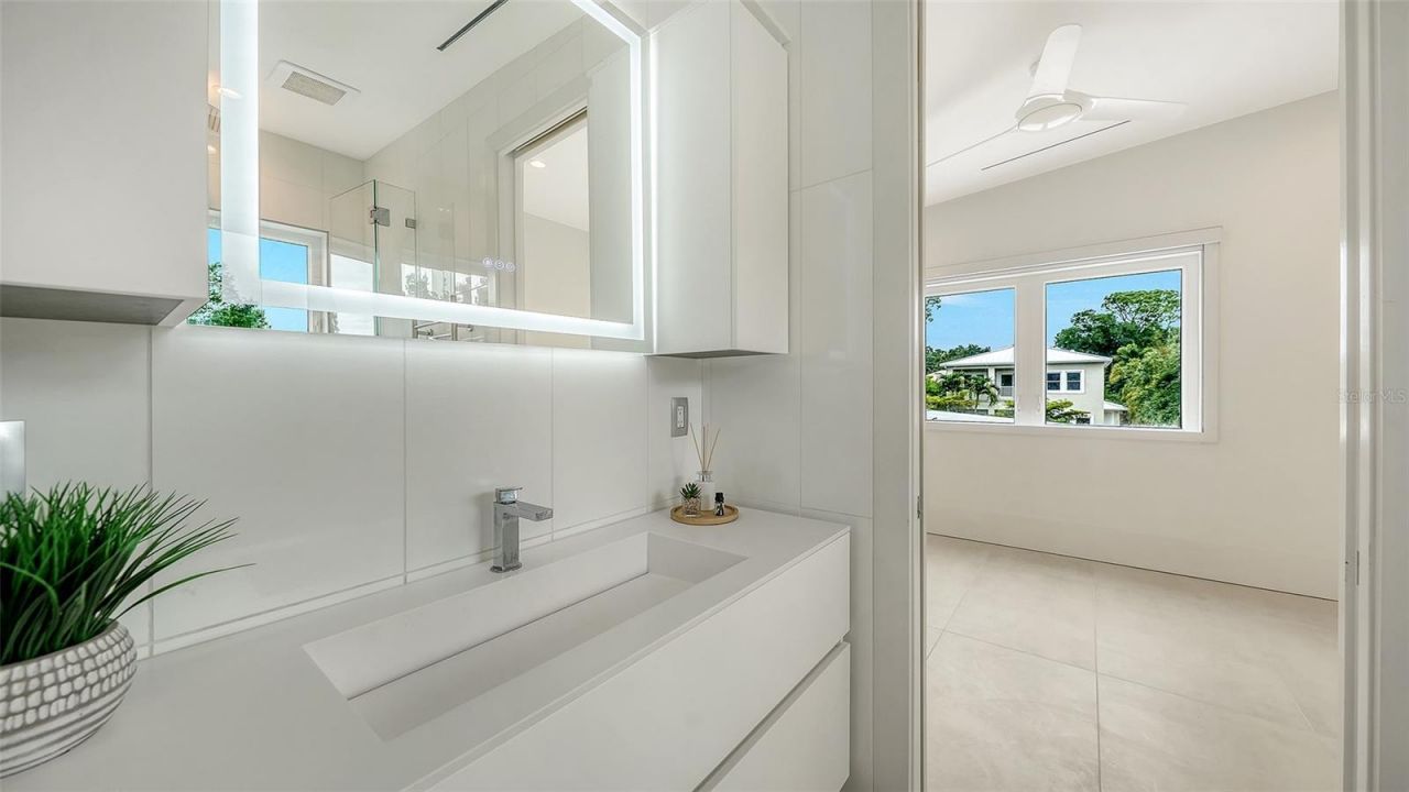 2138 Hawthorne Street, Sarasota, FL 34239 Photo