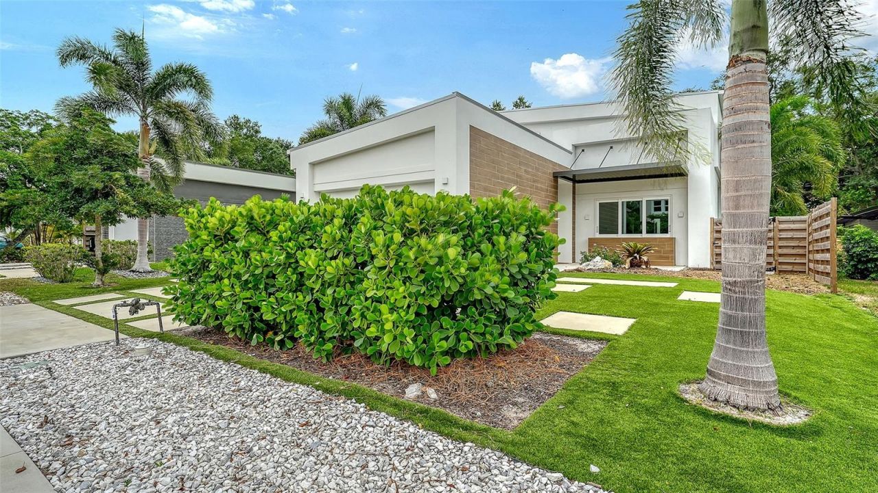 2138 Hawthorne Street, Sarasota, FL 34239 Photo