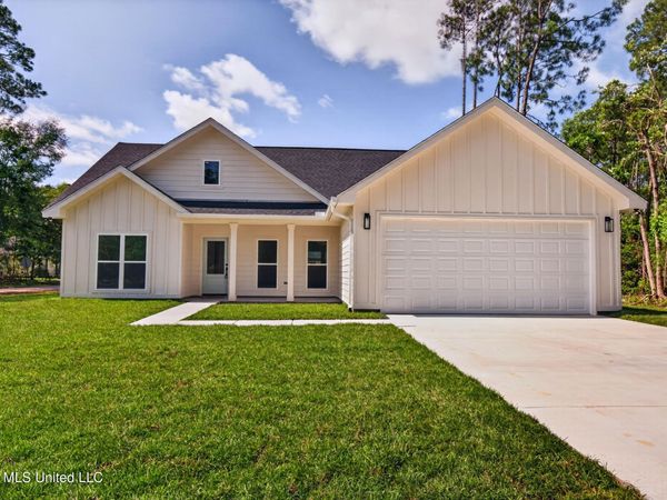 201 Tarpon Street, Waveland, MS 39576