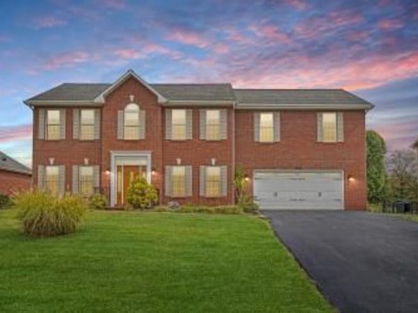 6411 Garrett LN, Roanoke, VA 24019