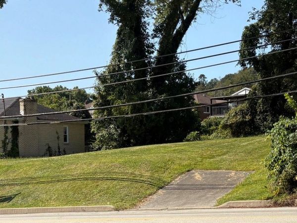 1936 Lincoln Way , White Oak, PA 15131