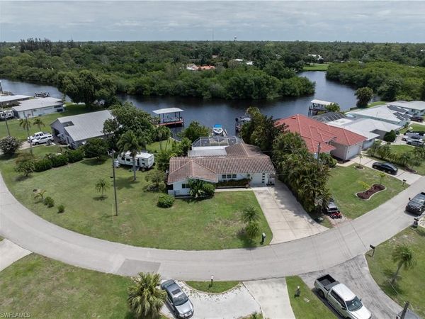 1300 Thompson ST, NORTH FORT MYERS, FL 33903