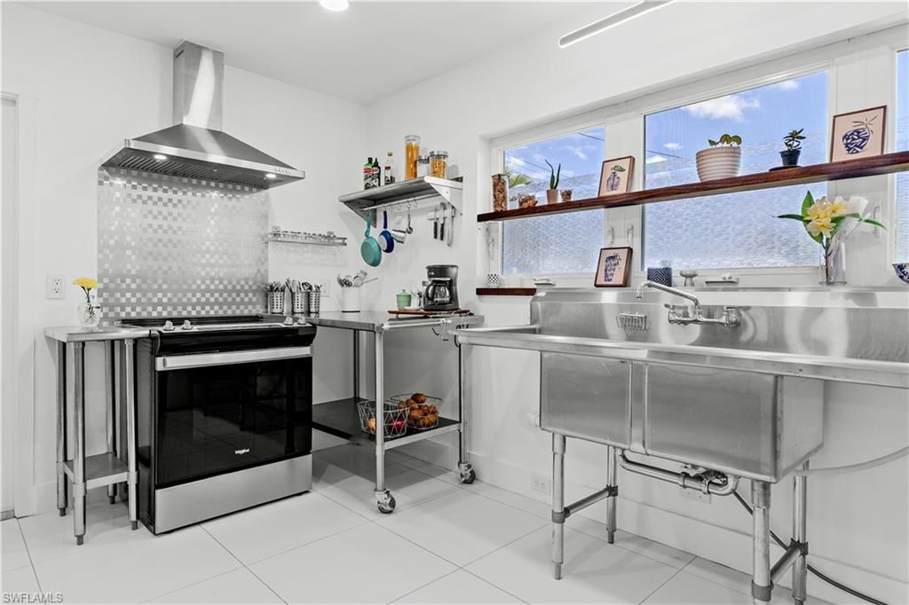 1300 Thompson St, North Fort Myers, FL 33903 Photo