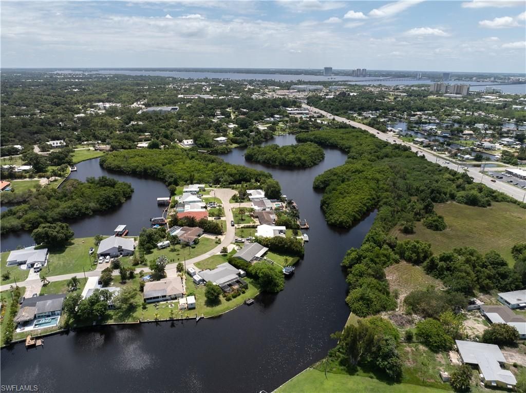 1300 Thompson St, North Fort Myers, FL 33903 Photo