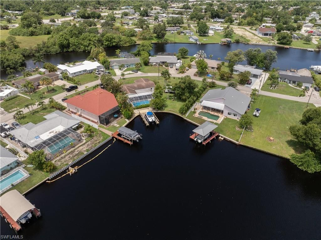 1300 Thompson St, North Fort Myers, FL 33903 Photo