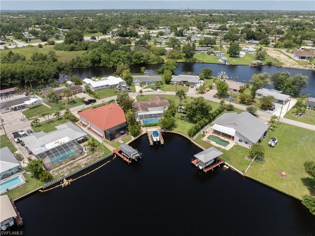 1300 Thompson St, North Fort Myers, FL 33903 Photo