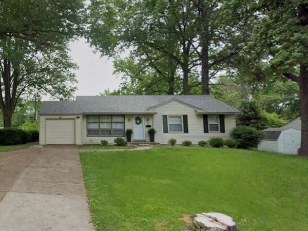 10 Drummond Drive , St Louis, MO 63135