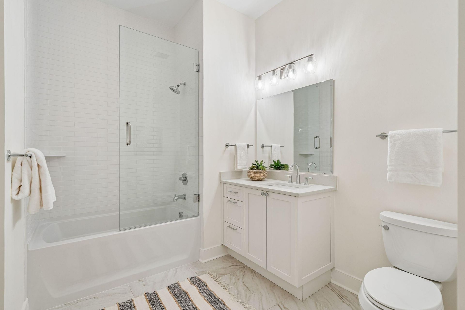 540 Helmsman Street Photo 33