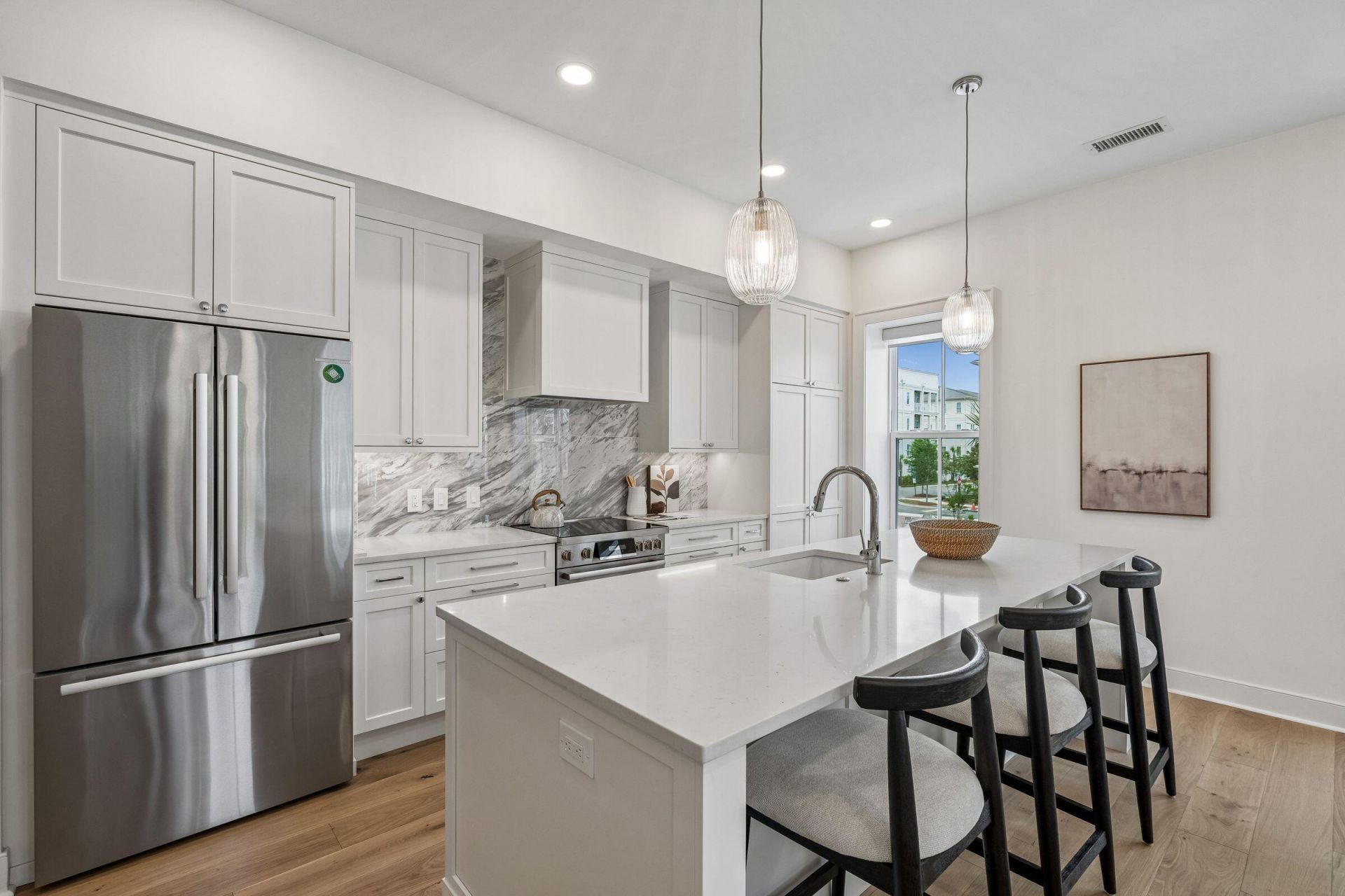 540 Helmsman Street Photo 5