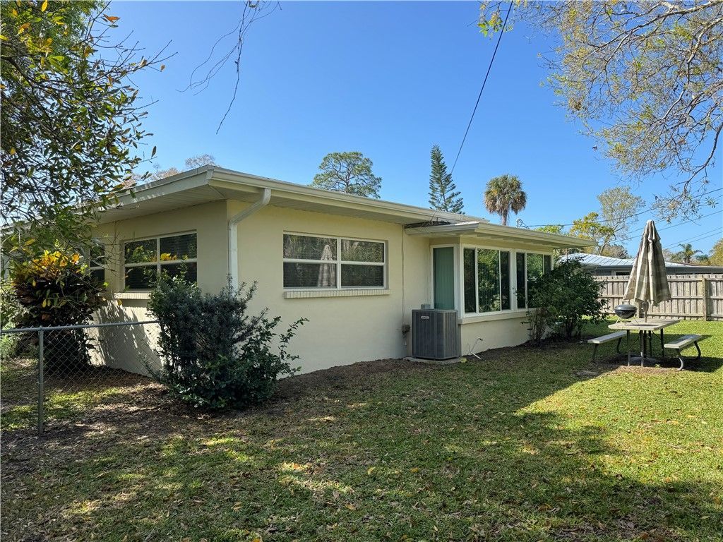 2026 15th Lane, Vero Beach, FL 32960 Photo