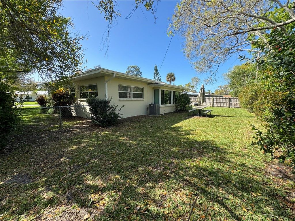 2026 15th Lane, Vero Beach, FL 32960 Photo