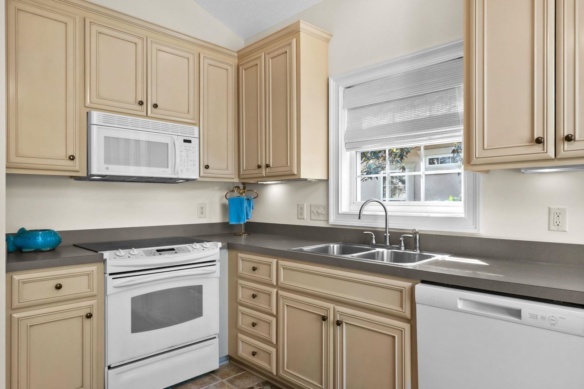 1521 Saint Thomas Circle Photo 13
