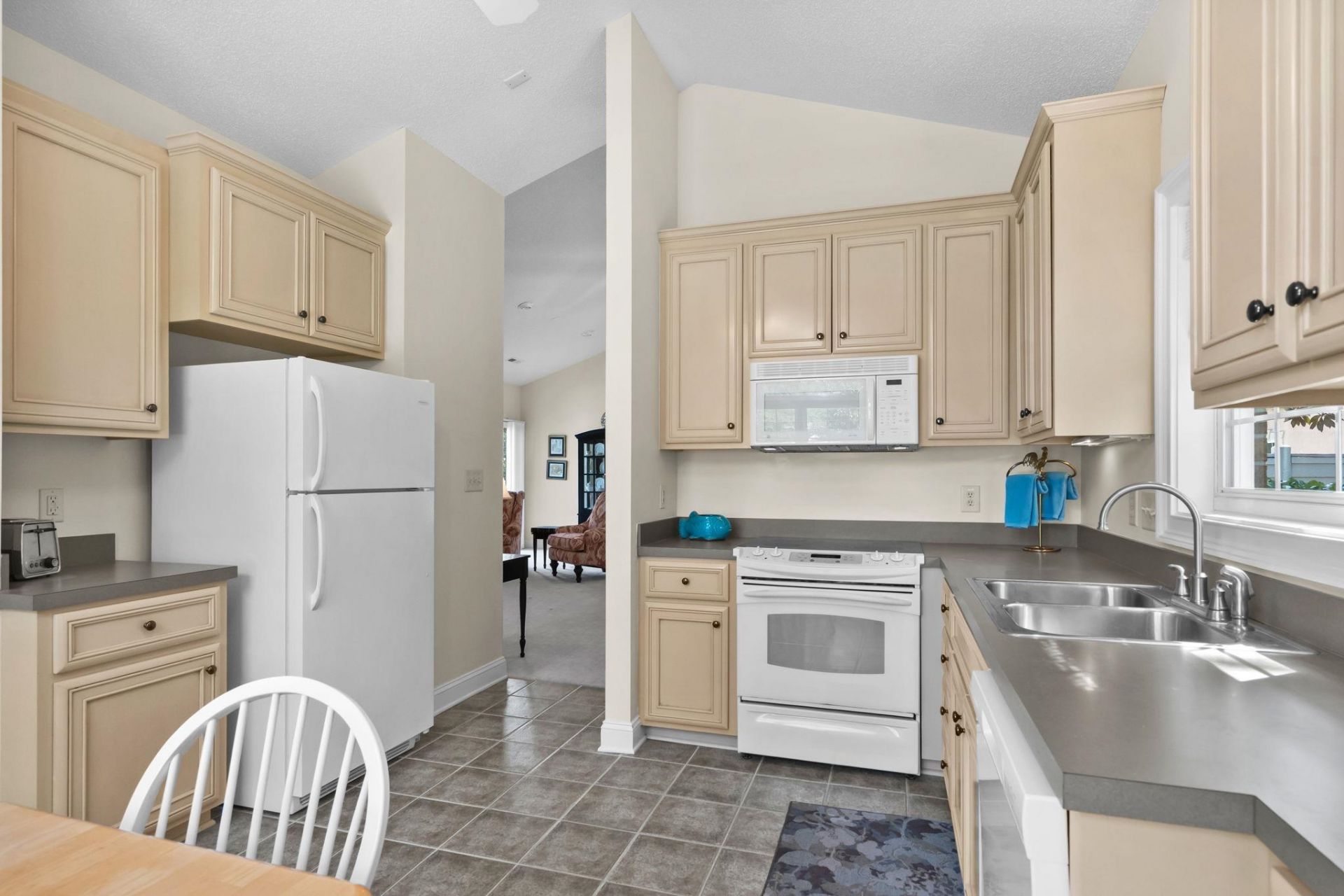 1521 Saint Thomas Circle Photo 15