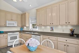 1521 Saint Thomas Circle photo 4