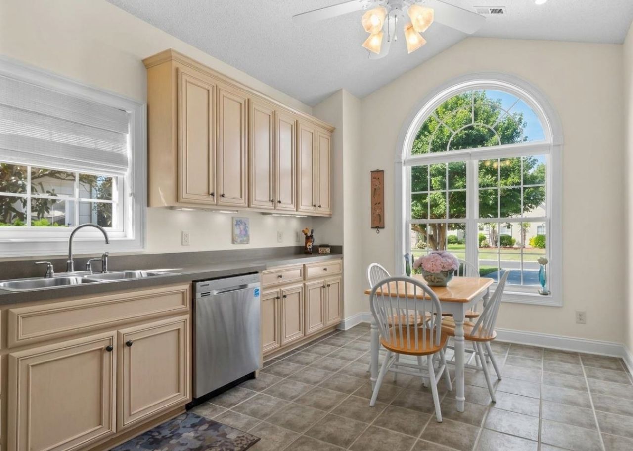 1521 Saint Thomas Circle Photo 7