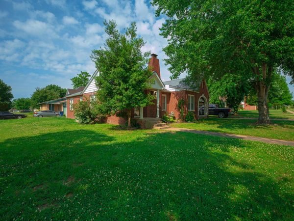 901 W Canadian Avenue , Vinita, OK 74301