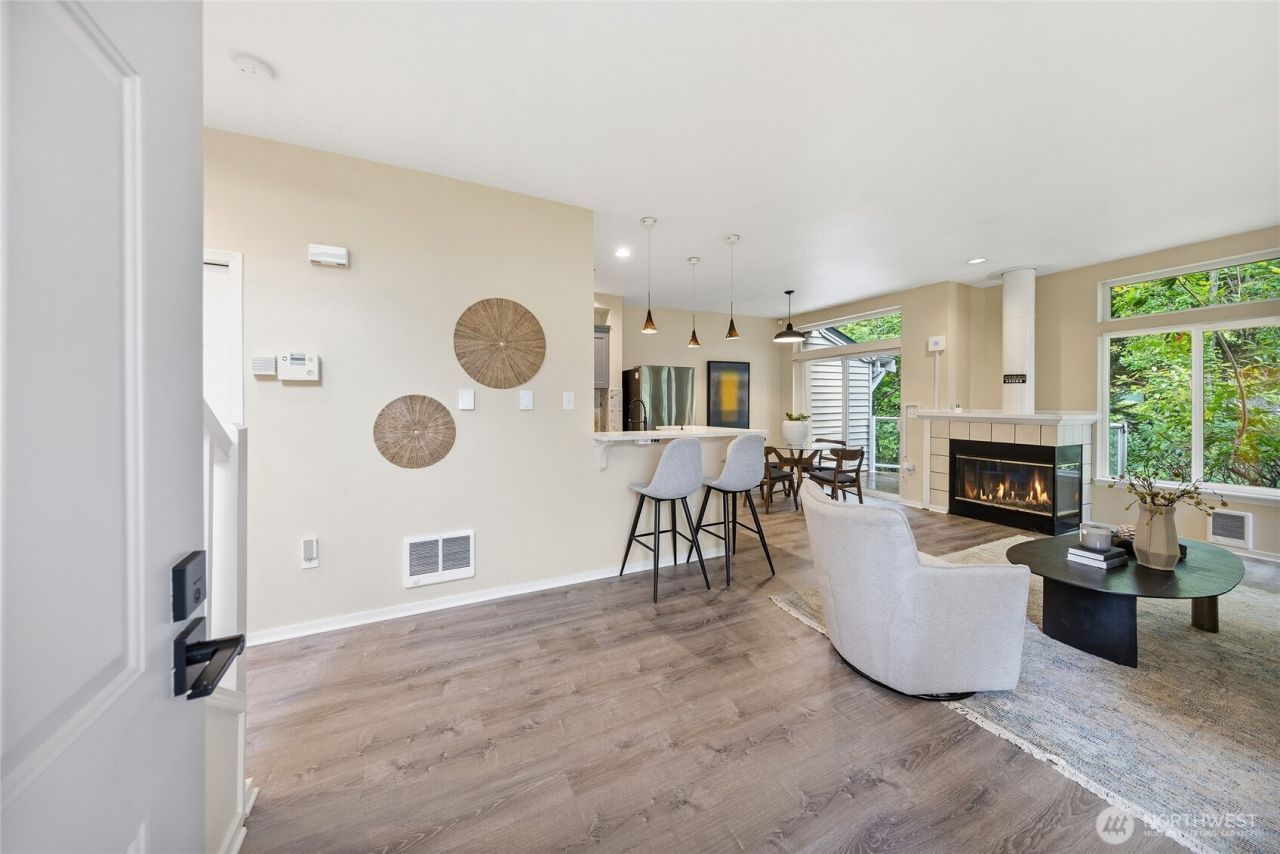 12541 NE 7th Place , Bellevue, WA 98005