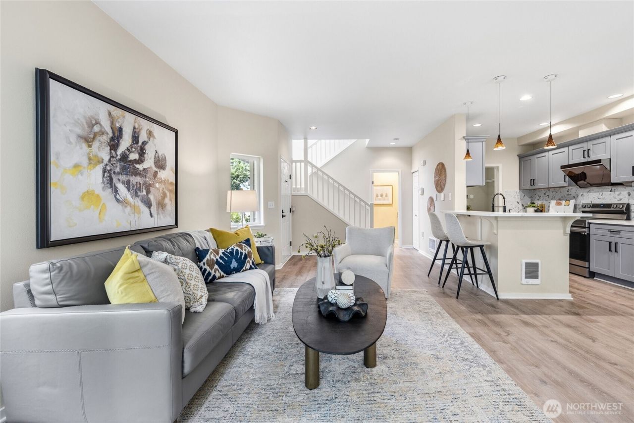 12541 NE 7th Place , Bellevue, WA 98005