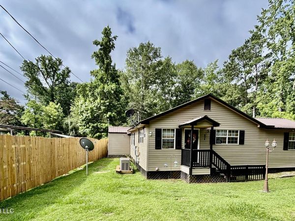 834 Maddox Avenue, McComb, MS 39648