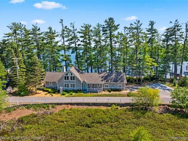 1811 Sunset Drive, Gaylord, MI 49735