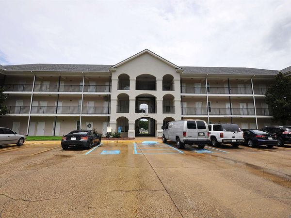 12386 River Highlands, Unit #I, St Amant, LA 70774