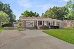 123 Wessex Drive photo 4