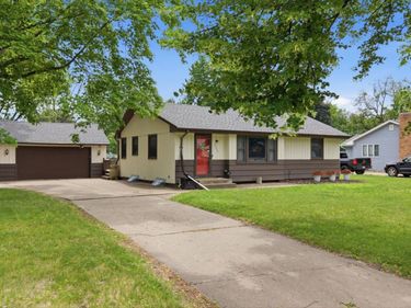 7911 59 1/2 Avenue N, New Hope, MN 55428