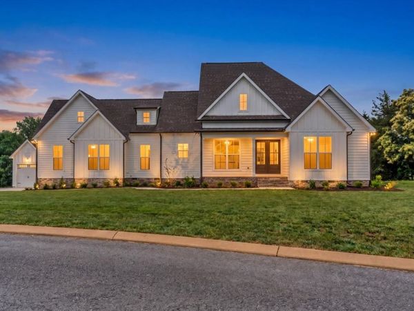 74 Summer Lake Ct , Winchester, TN 37398