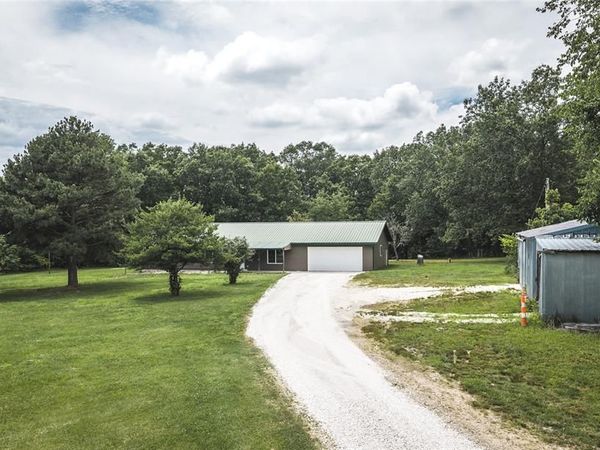 8107 State Highway 185, Leslie, MO 63056