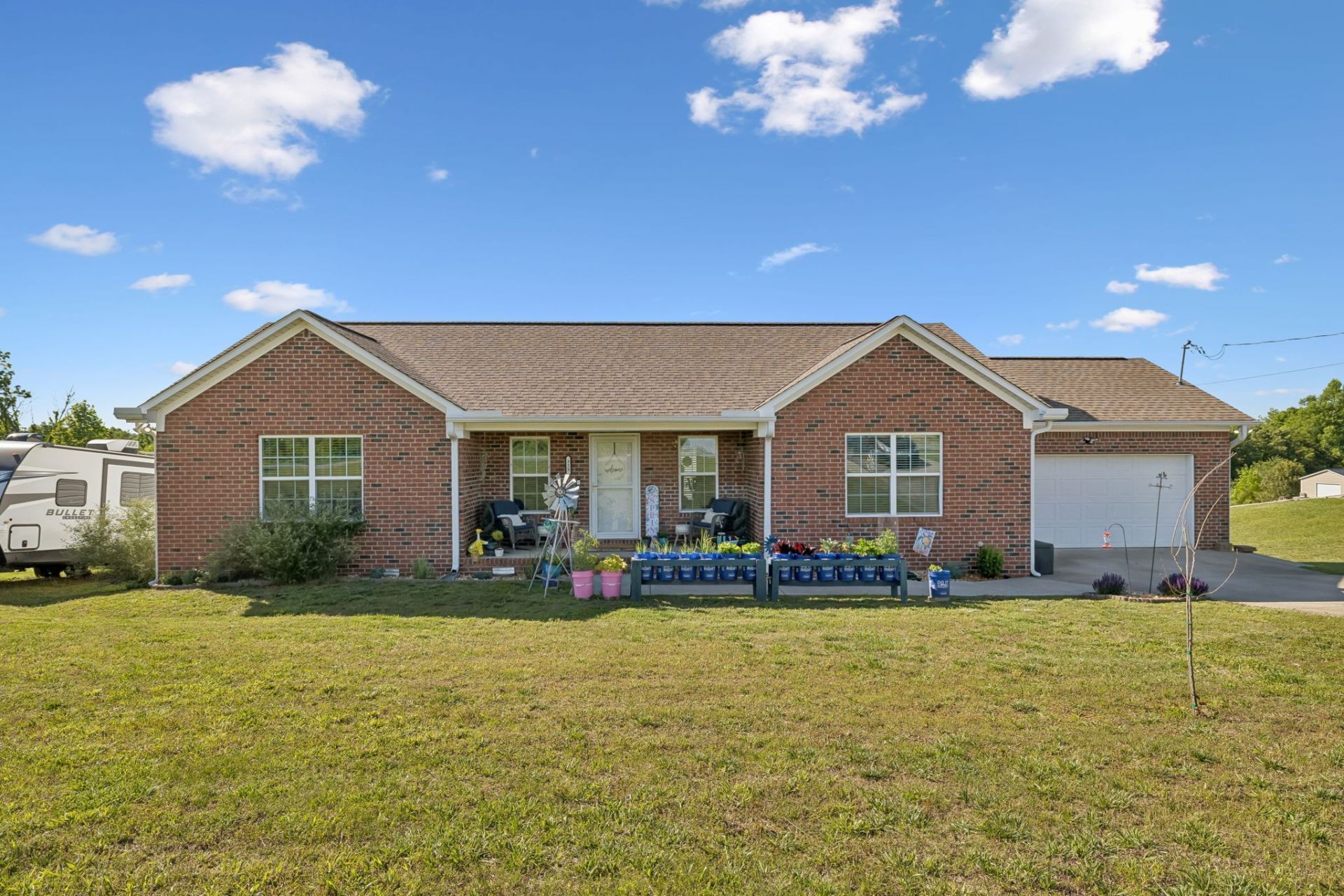 329 Murrell Rd , Dickson, TN 37055 Main Photo