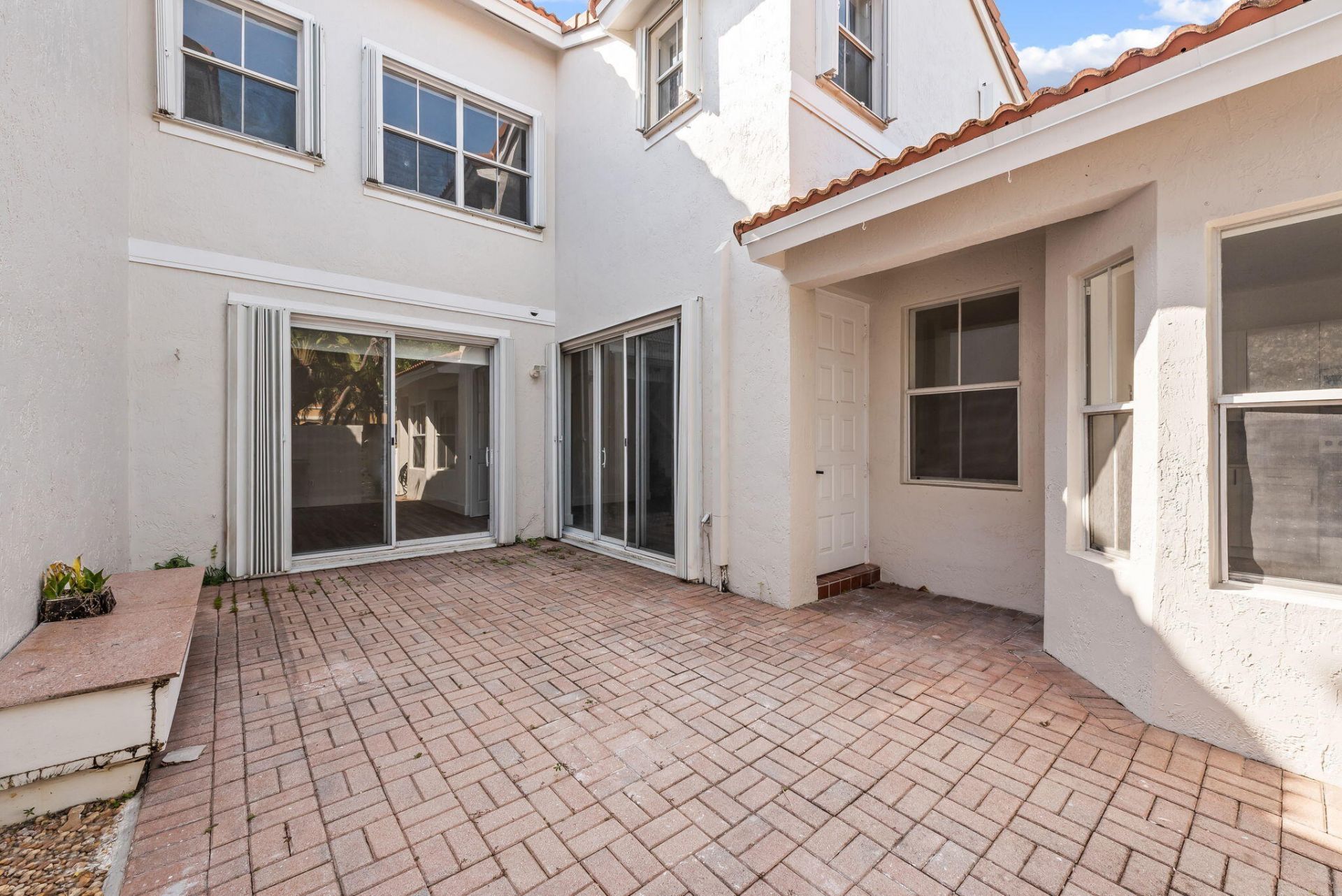 1551 Seagrape Way, Hollywood, FL 33019 Photo
