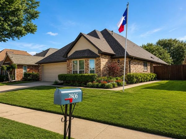 2806 Laurel Oaks Drive , Garland, TX 75044