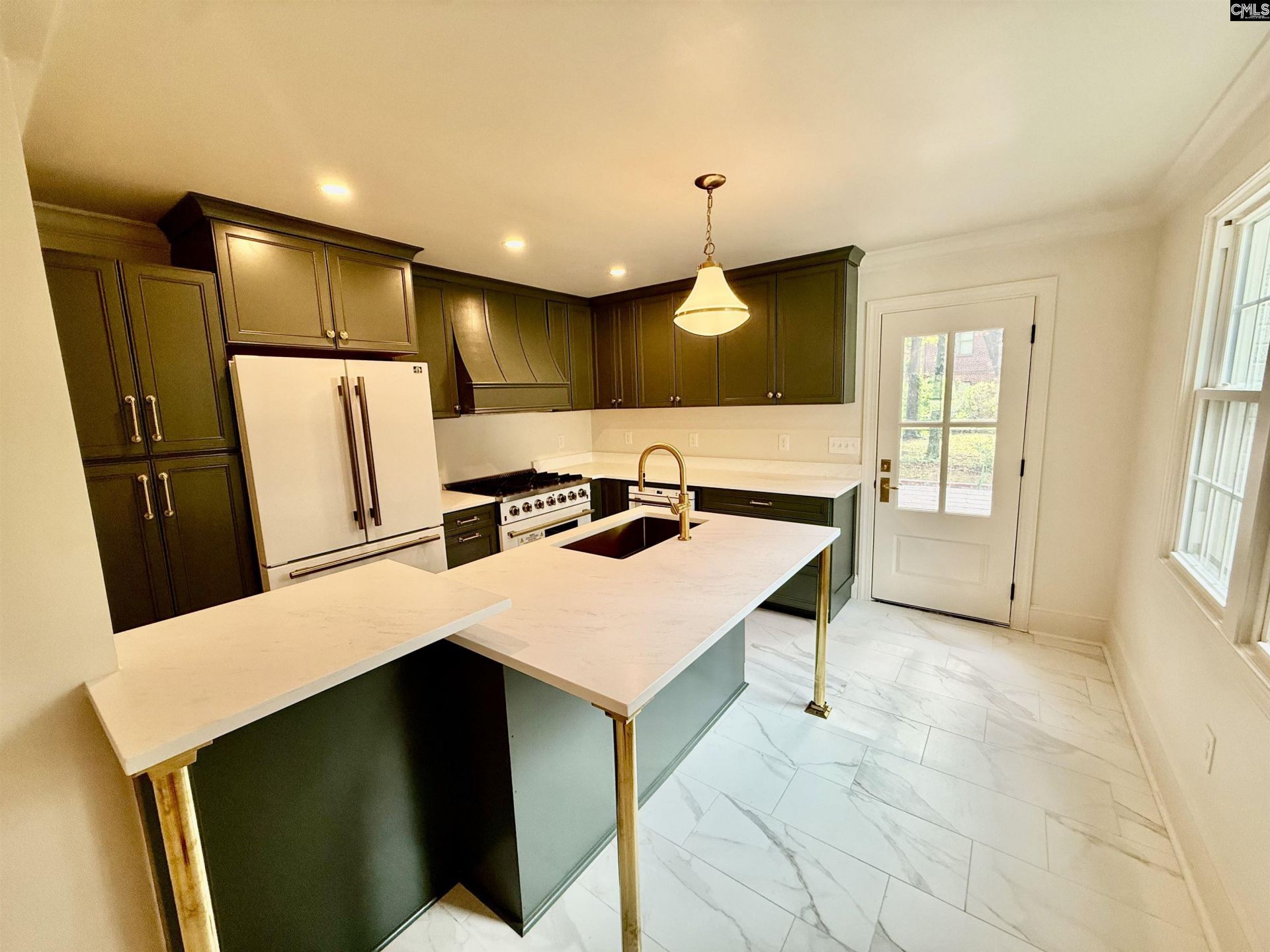 205 Academy Way  Photo 9