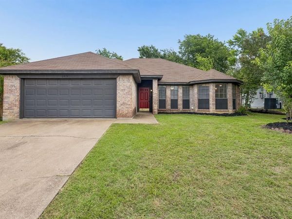 6433 Ridglea Drive, Watauga, TX 76148