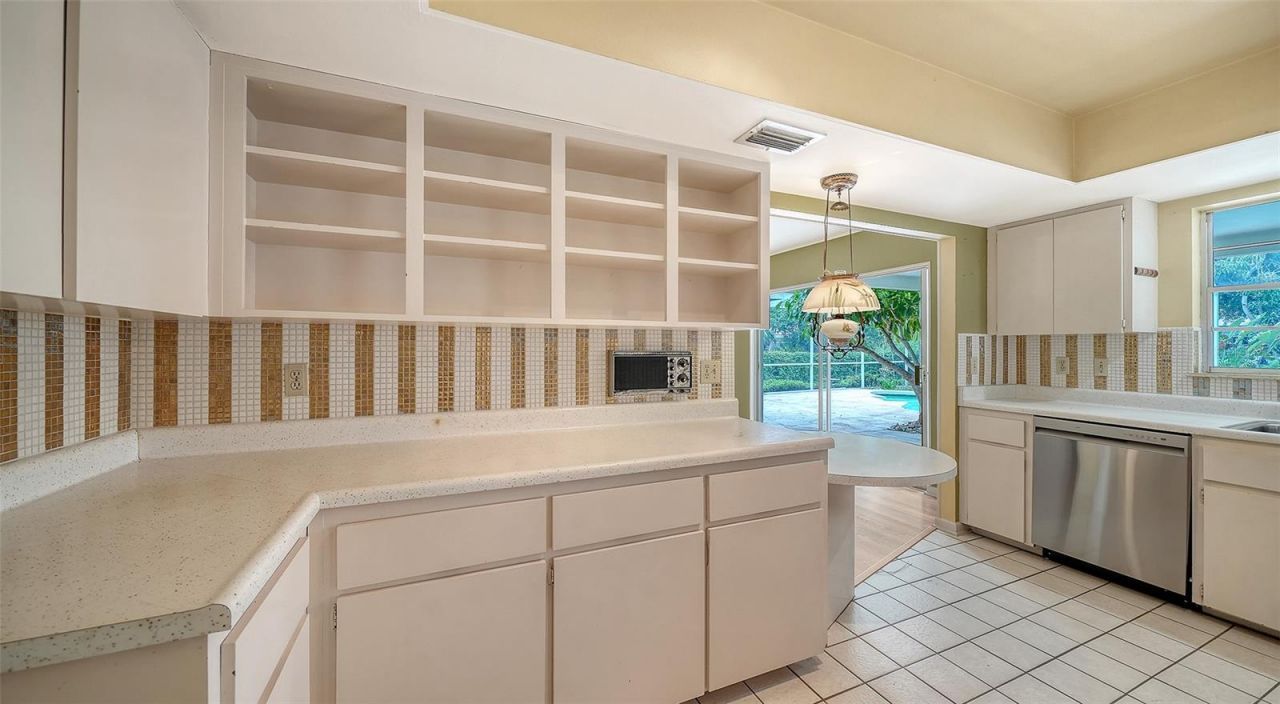 621 Alhambra Road, Venice, FL 34285 Photo