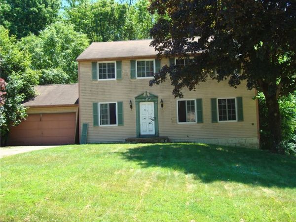 493 Park Ridge Drive , Munroe Falls, OH 44262