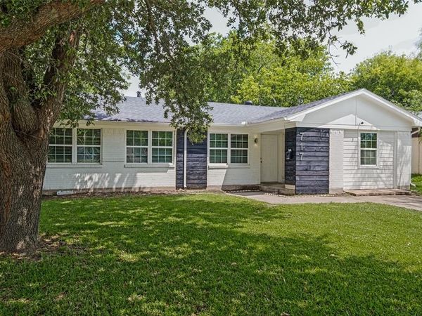 717 Willowbrook Drive , Mesquite, TX 75149