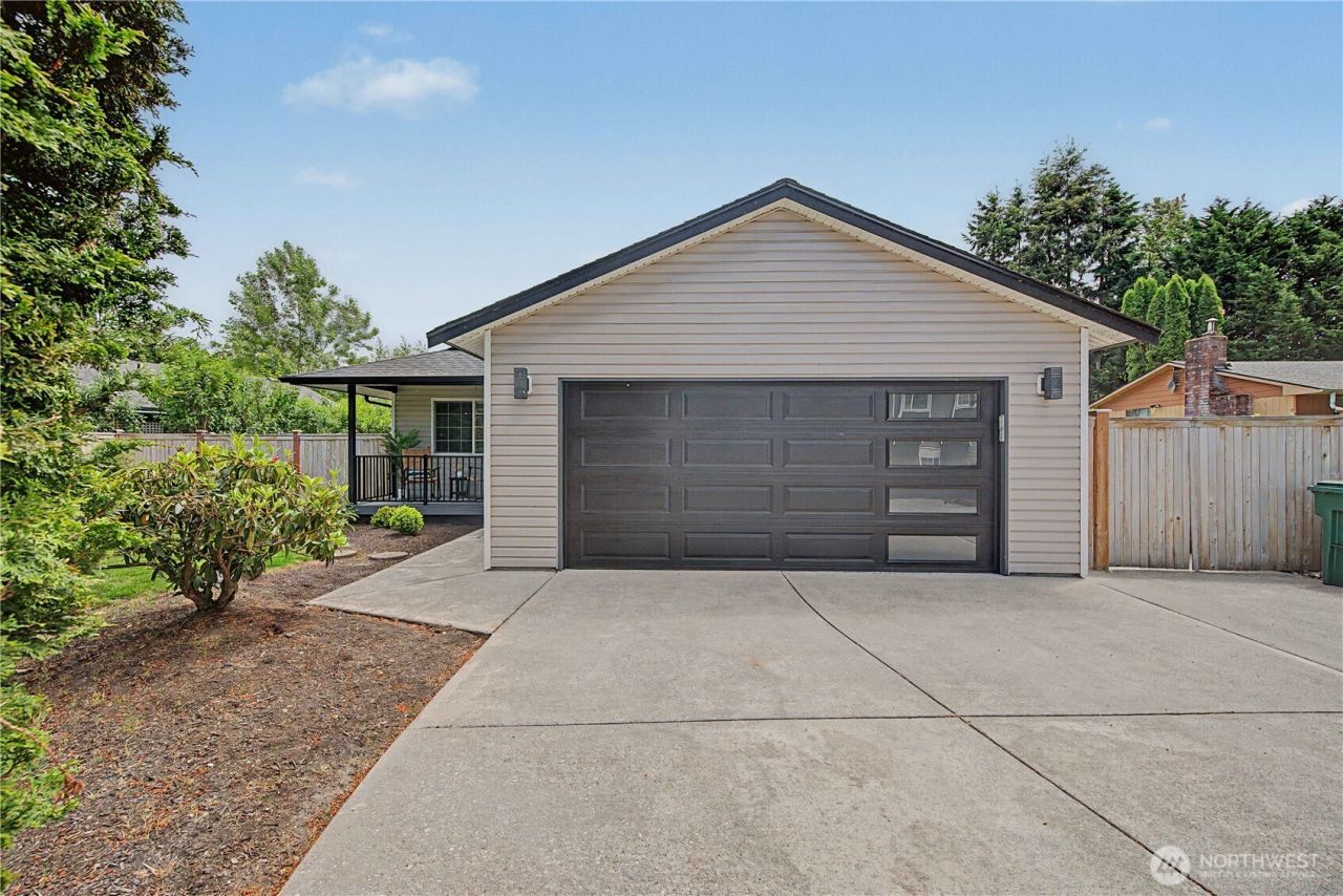 20919 66th Avenue Ne, Arlington, WA 98223