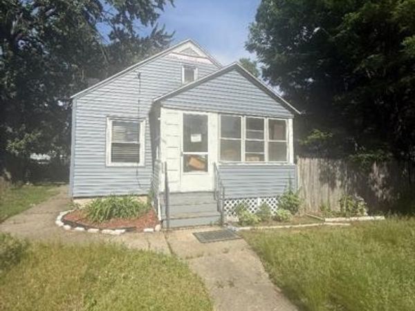 1481 Carew St, Springfield, MA 01104