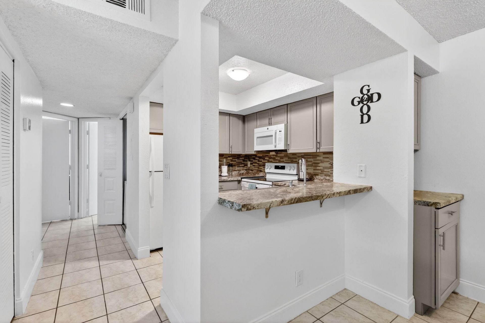 1548 SE Royal Green Circle, Unit 206, Port Saint Lucie, FL 34952 Photo