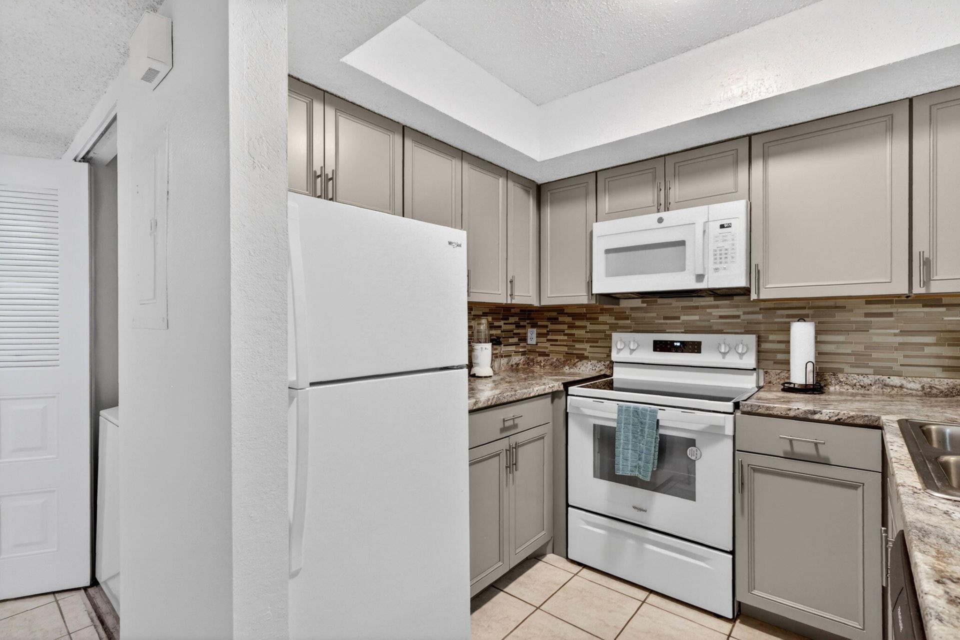 1548 SE Royal Green Circle, Unit 206, Port Saint Lucie, FL 34952 Photo