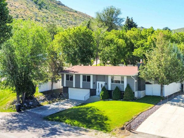 133 W Fife St, Lava Hot Springs, ID 83246