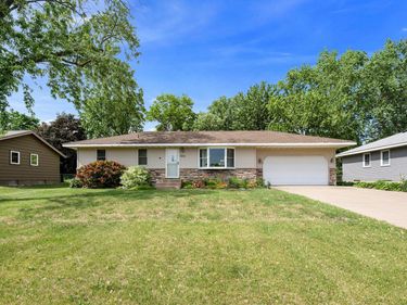 625 119th Avenue NE, Blaine, MN 55434
