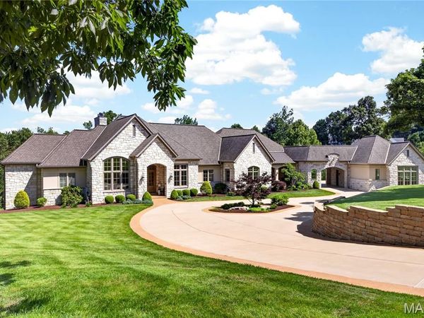 262 Dietrich Road, Ballwin, MO 63021