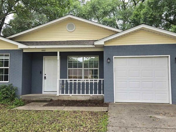 1087 New Haven Dr, Cantonment, FL 32533