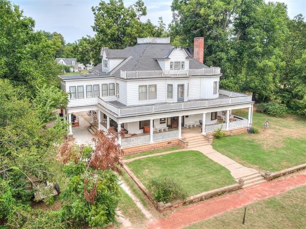 1016 W Warner Avenue, Guthrie, OK 73044