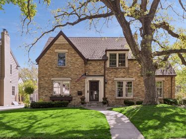 4913 Bruce Avenue , Edina, MN 55424